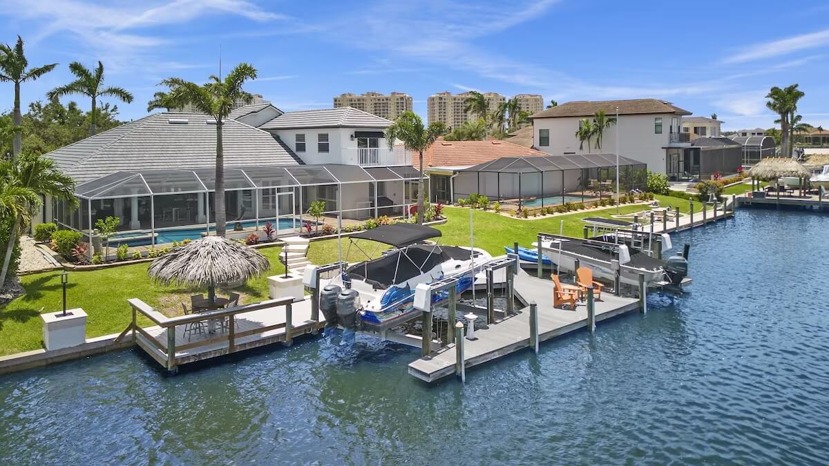 Bezkonkurenční dům s bazénem